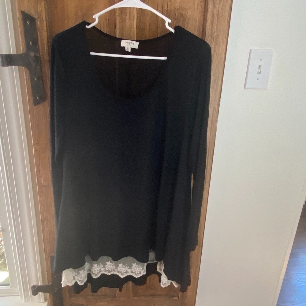 Umgee USA Black High Low top Size Medium